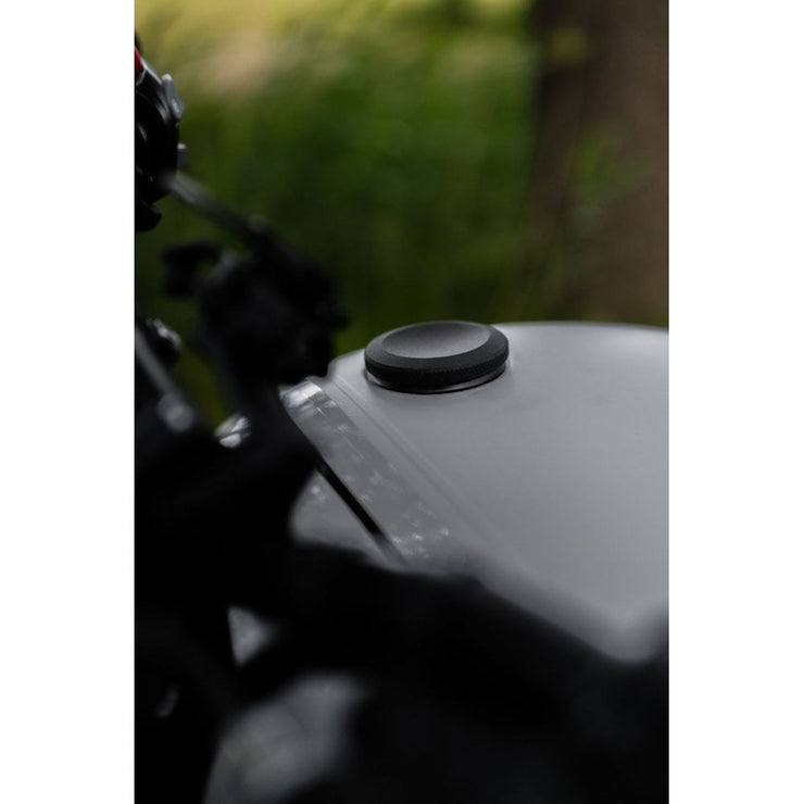 MOTONE JETSON DISHED LOW PROFILE FUEL GAS CAP - BILLET ALUMINIUM - BLACK