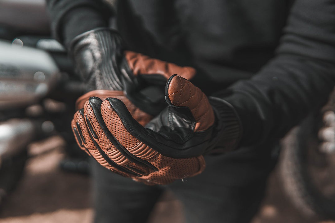 GOLDTOP x RETURN OF THE CAFE RACERS SILK LINED PREDATOR GLOVES – Strath Moto